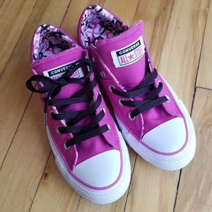 New Converse Sneakers Size 6
